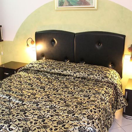 Hotel I Laghetti Polesella Bagian luar foto