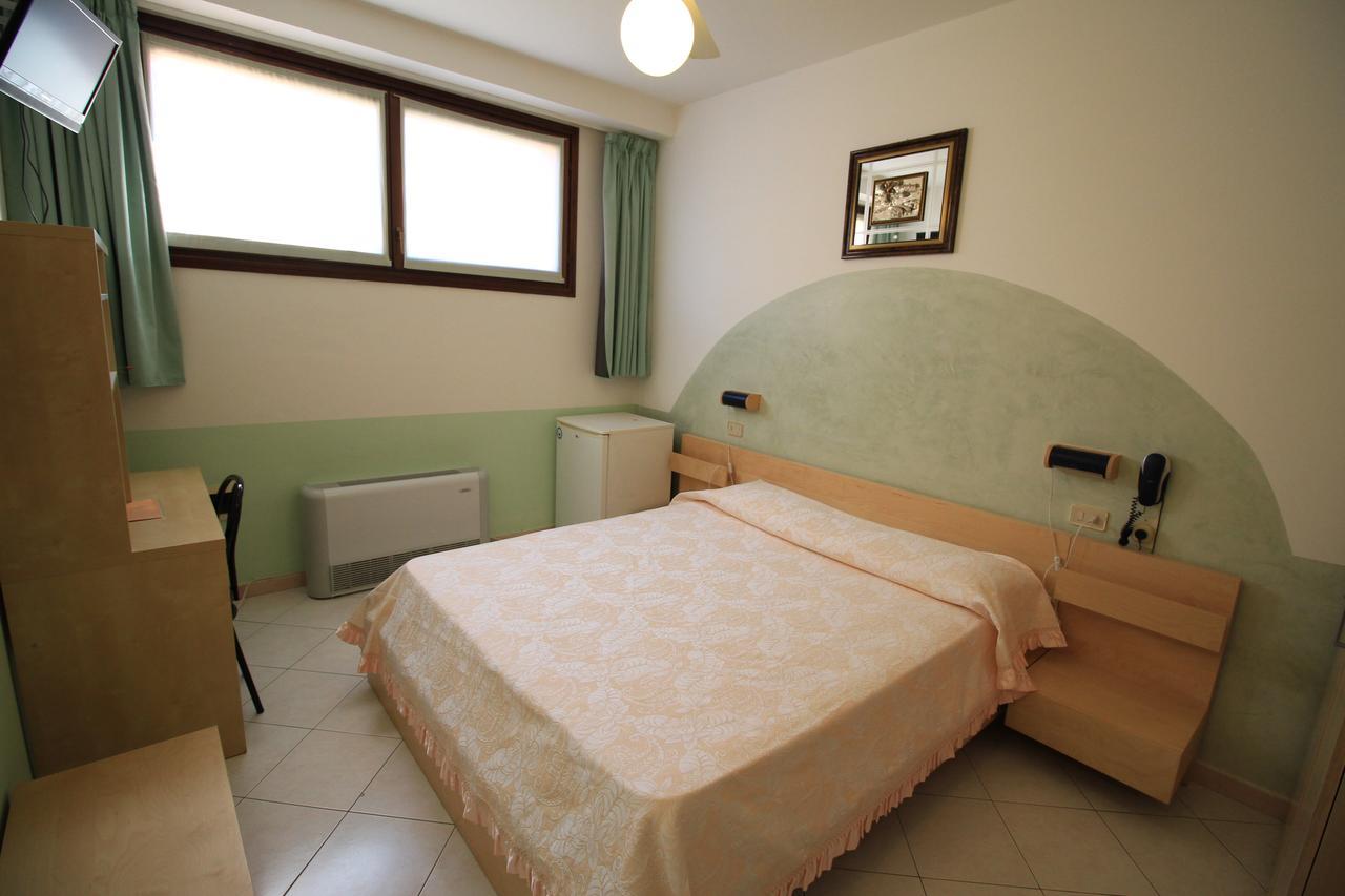 Hotel I Laghetti Polesella Bagian luar foto