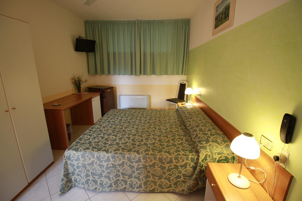 Hotel I Laghetti Polesella Bagian luar foto