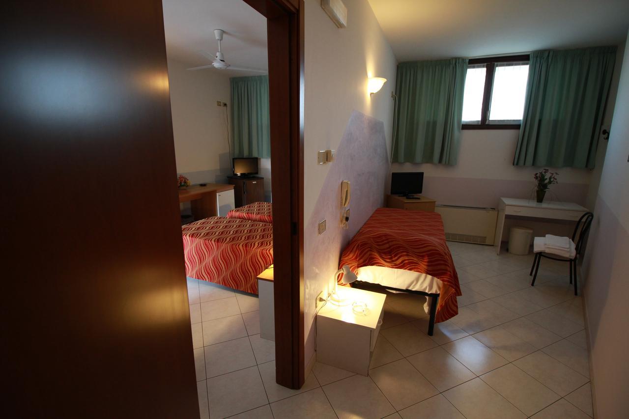 Hotel I Laghetti Polesella Bagian luar foto