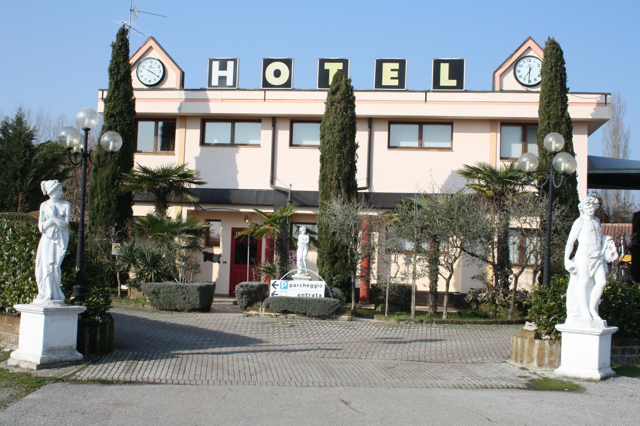 Hotel I Laghetti Polesella Bagian luar foto