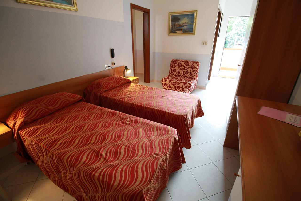 Hotel I Laghetti Polesella Bagian luar foto