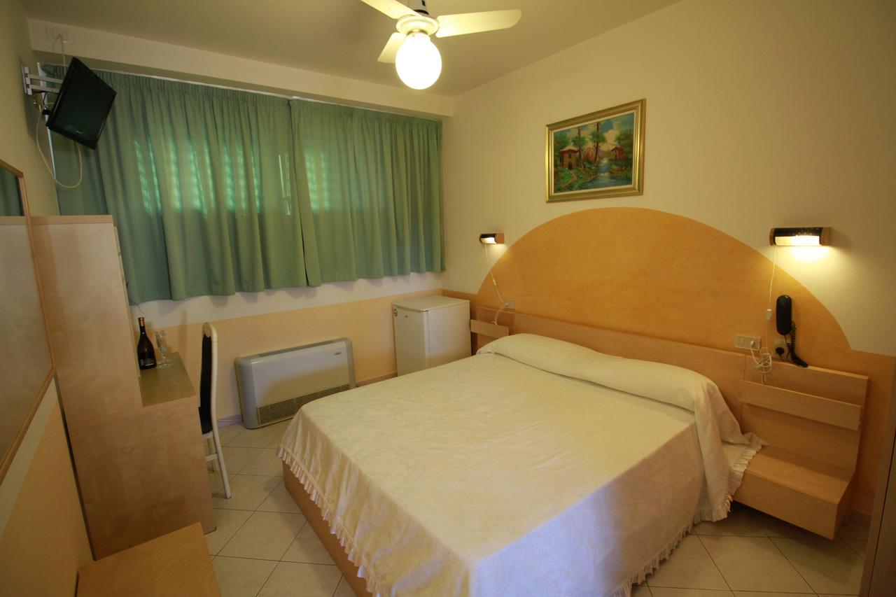 Hotel I Laghetti Polesella Bagian luar foto