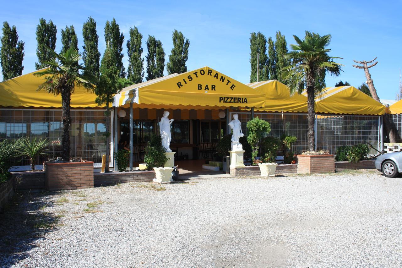 Hotel I Laghetti Polesella Bagian luar foto