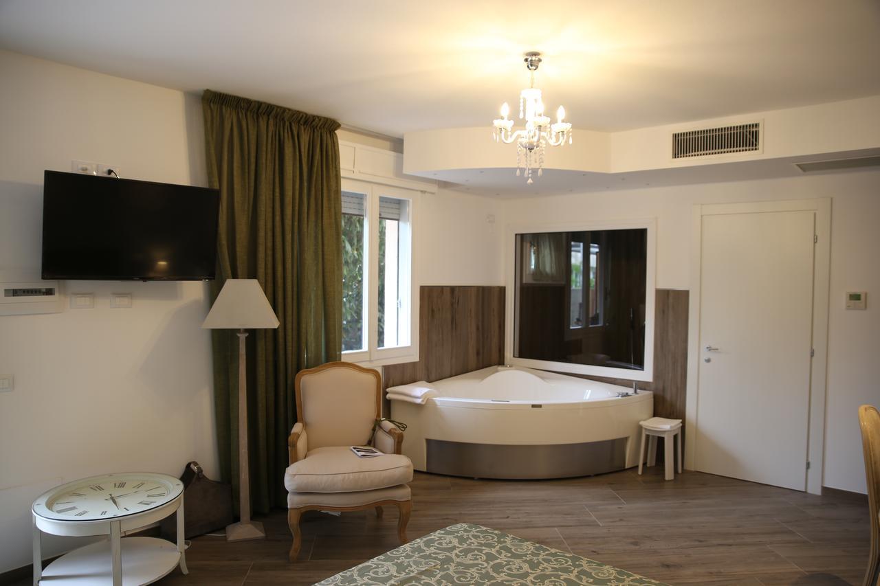 Hotel I Laghetti Polesella Bagian luar foto