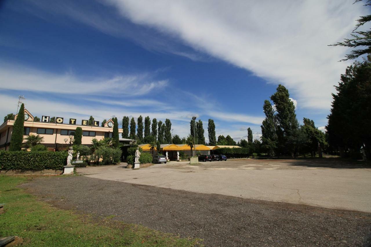 Hotel I Laghetti Polesella Bagian luar foto